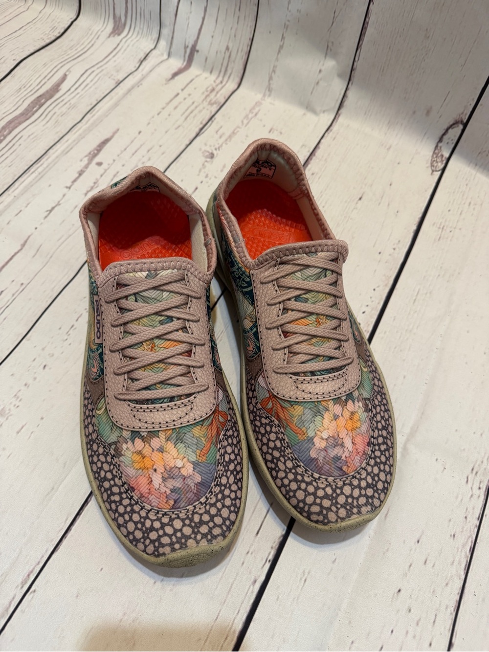 Women's Floral Pattern Casual Sneakers in Pink and Multicolor